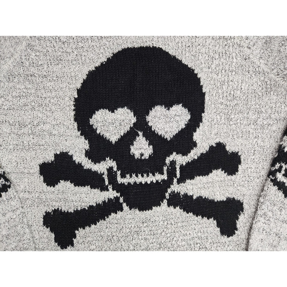 Torrid Skull Sweater Women's Size Large Gray Jolly Roger Crossbones Emo Goth - Picture 7 of 9
